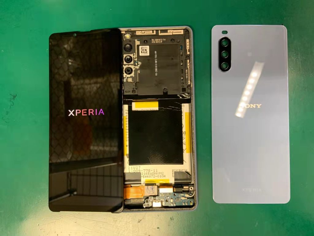 Xperia 10 III lite ガラス割れ 画面破損 映らない 液晶破損 データ 